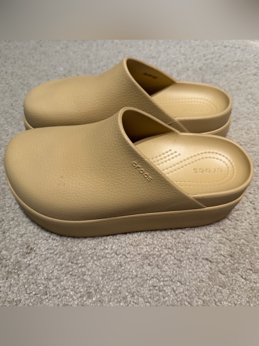 CROCS Women’s Dylan Platform Slide Clog